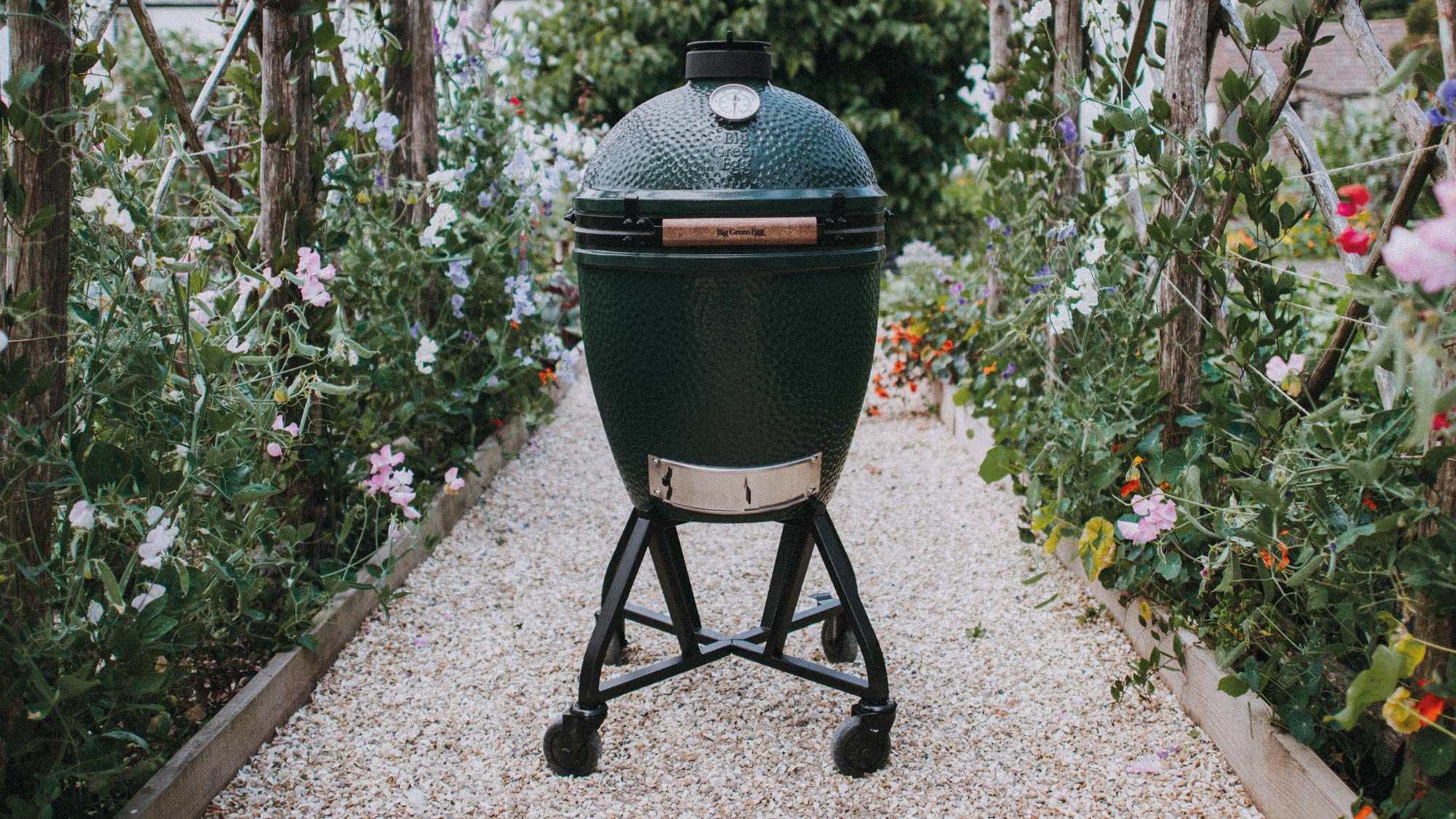 Large Big Green Egg Integgrated nest
