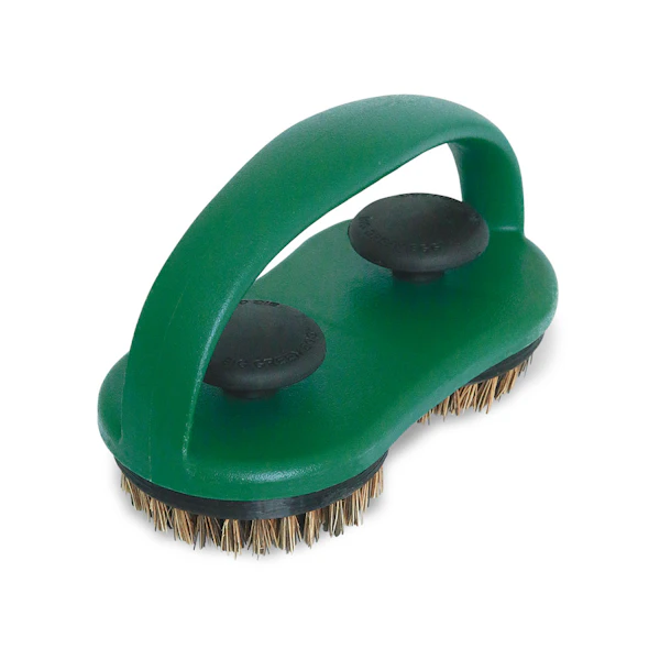 All-natural palmyra bristles are durable and heat resistant, and ensure that no metal will ever end up in your food.