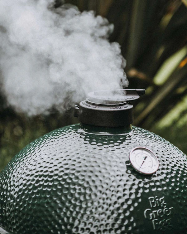 XL Big Green Egg smoking