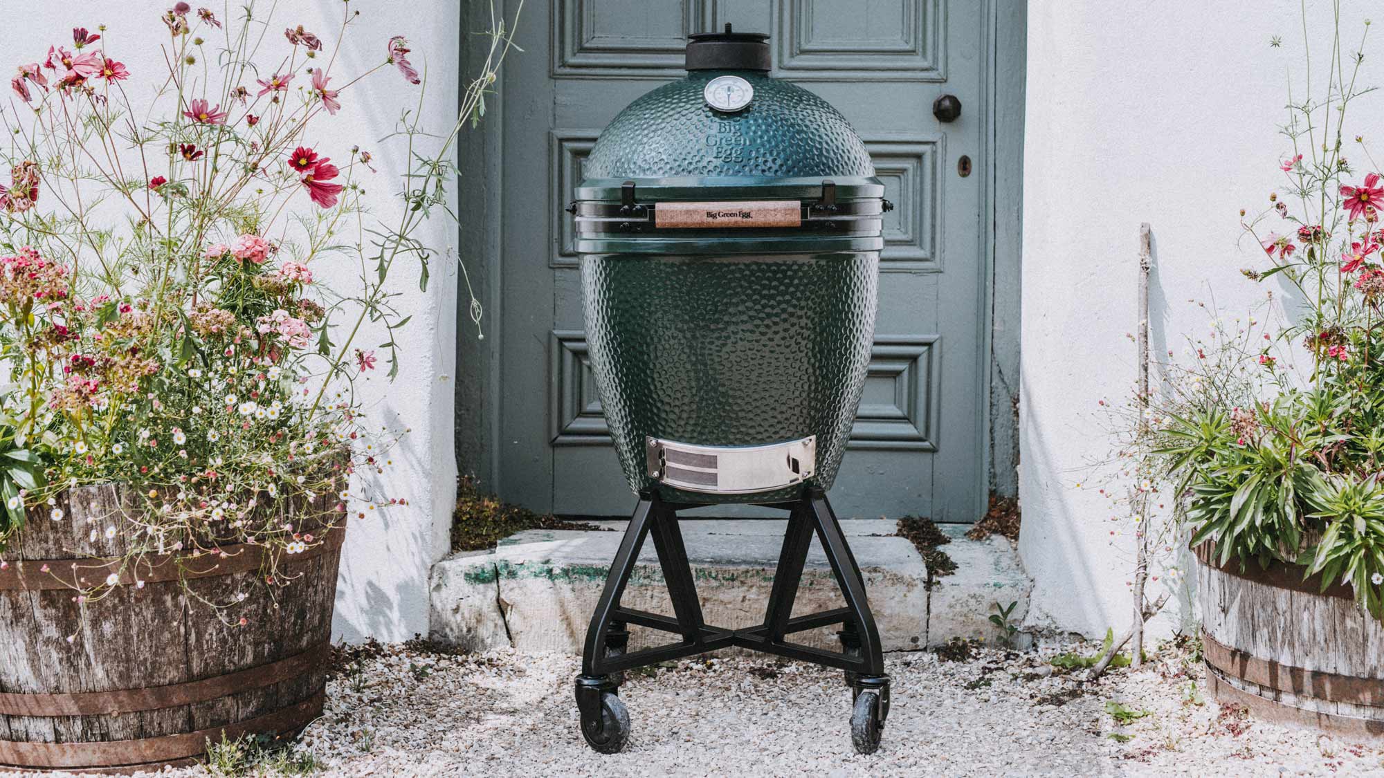 Large Big Green Egg  IntEGGrated Nest