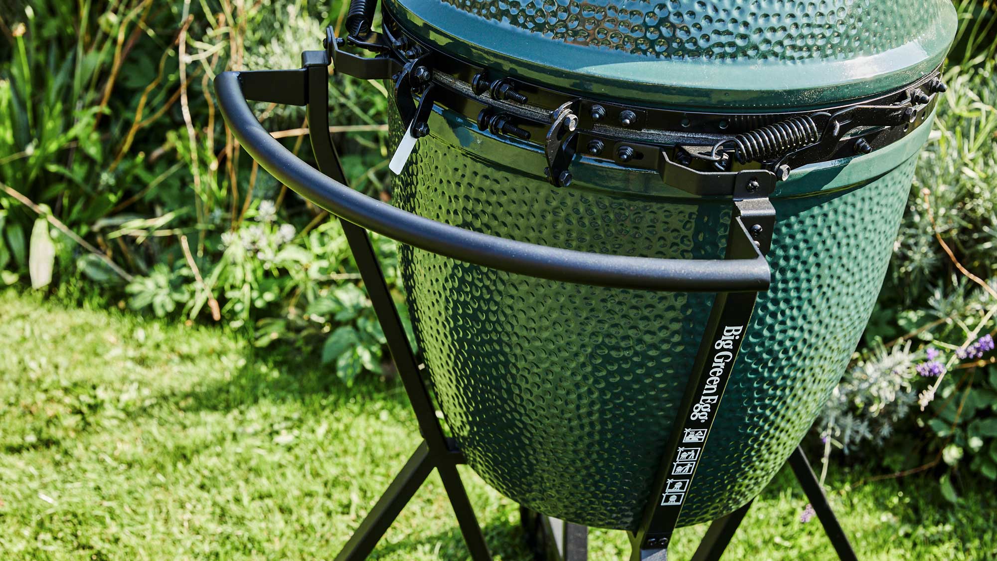 Large Big Green Egg Integgrated nest and shelves