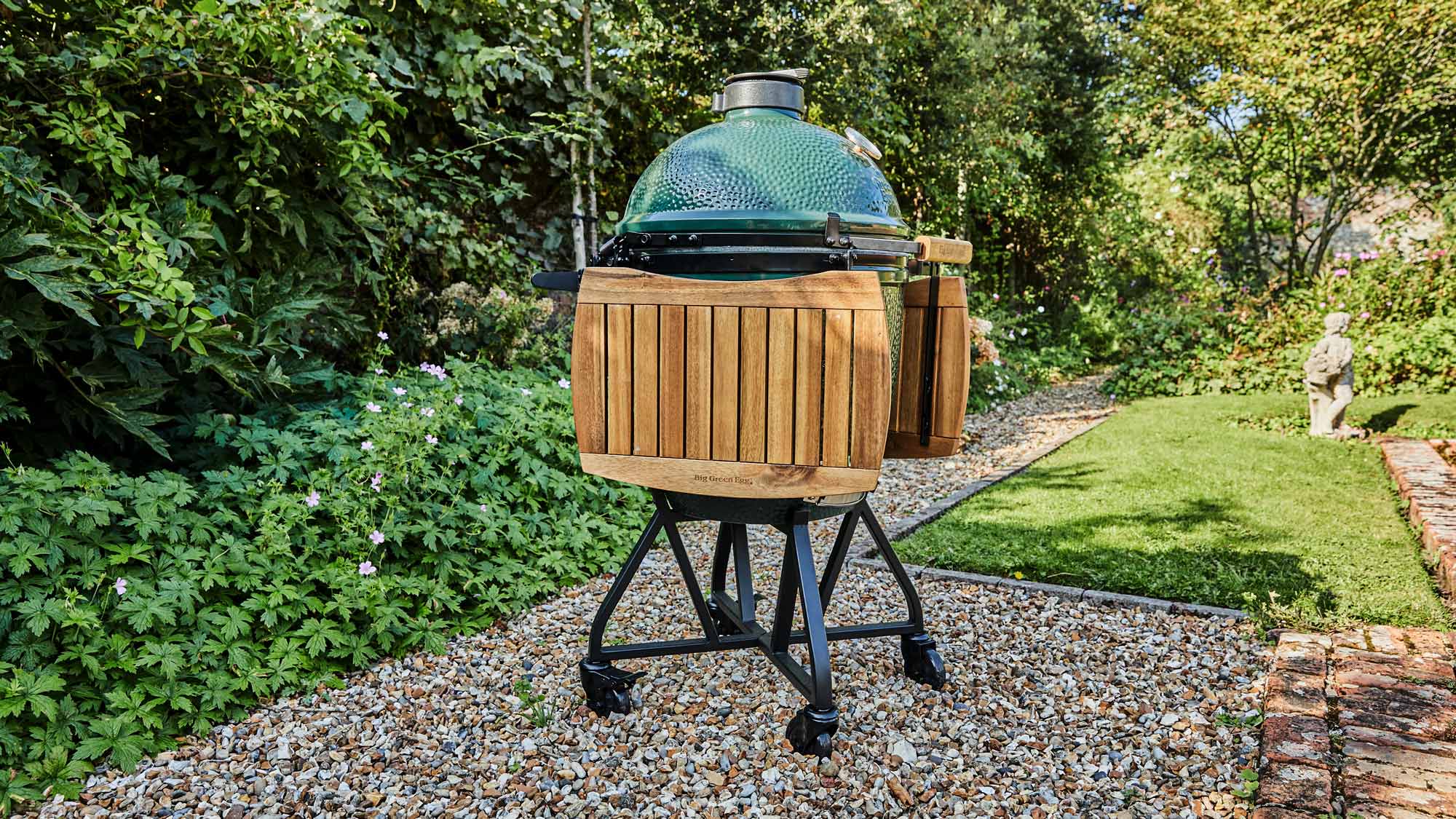 Large Big Green Egg Integgrated nest and shelves