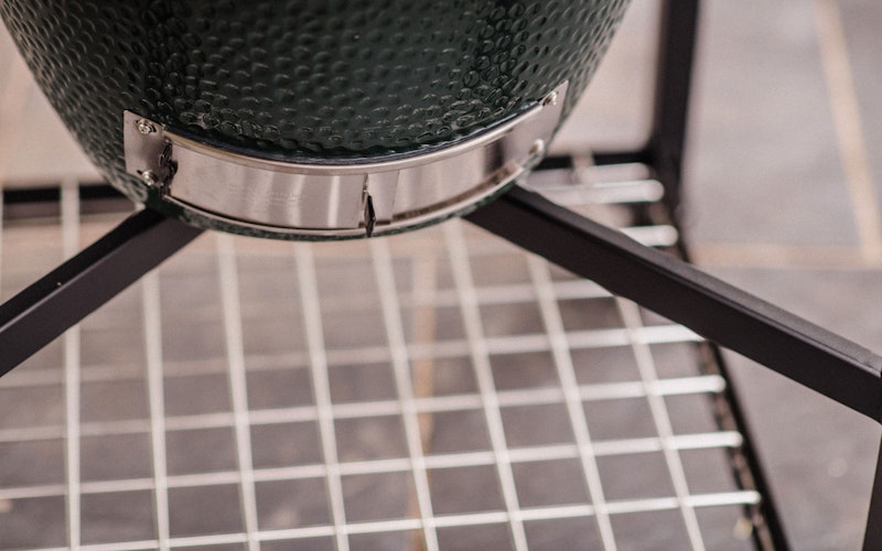 Large Big Green Egg in a Modular Nest