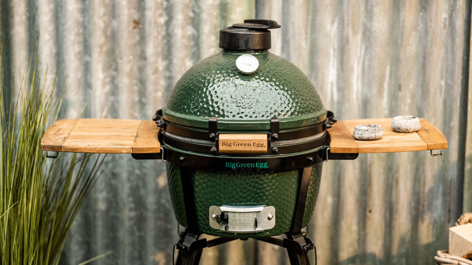 MiniMax Acacia Shelves + Foldable Stand