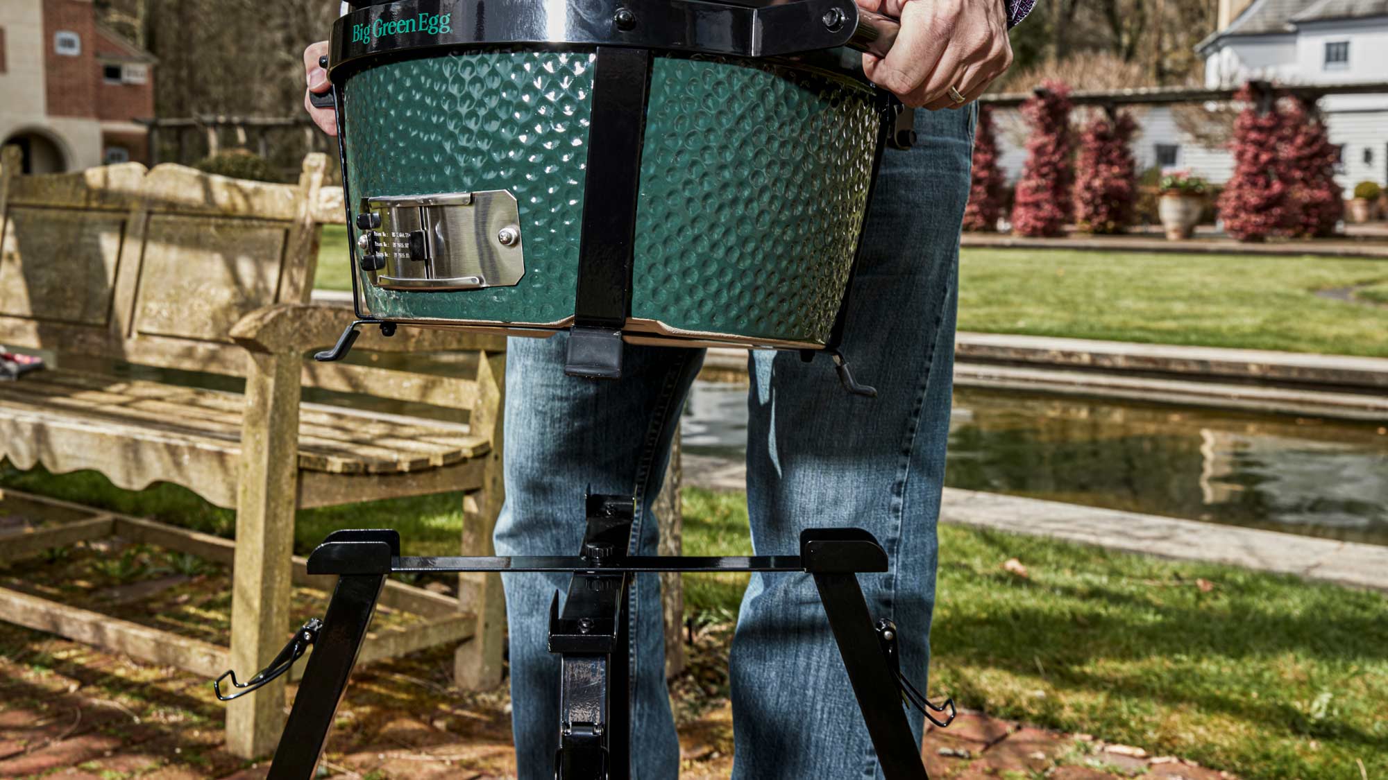 MiniMax Big Green Egg and Foldable Stand assembly