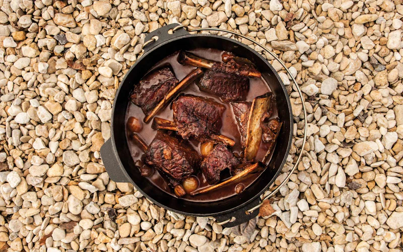Cast Iron Dutch Oven