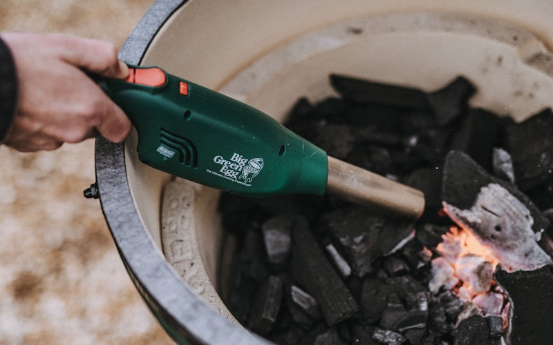 EGGniter lighting Big Green Egg Oak & Hickory Lumpwood charcoal