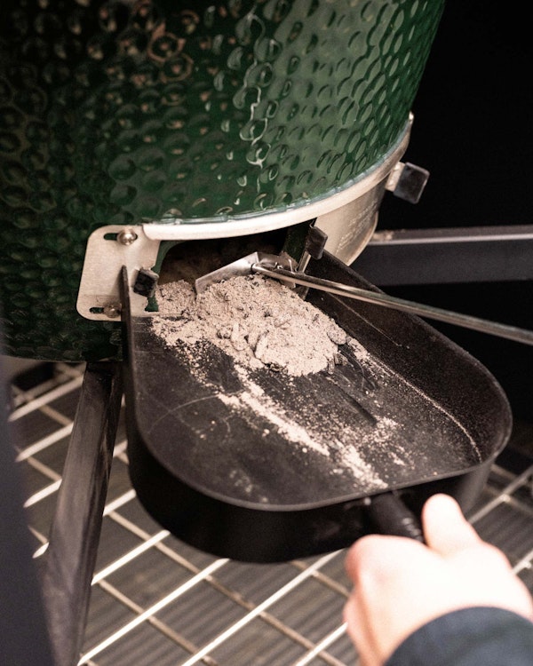How to prep and re-light your EGG