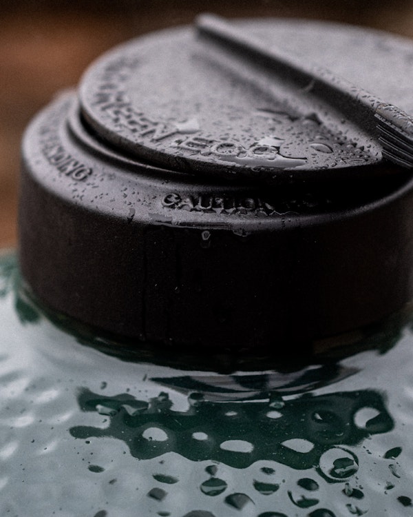 Which cover is right for your EGG and base set-up? | Covers | Accessories | Big Green Egg