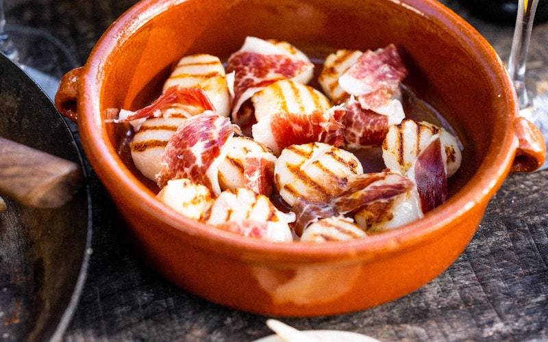 Grilled scallops and jamon | Seafood & Pork recipes | Grilling | Big Green Egg