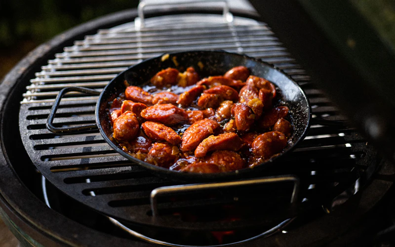 Chorizo with red wine | Pork recipes | Pan cooking | Big Green Egg