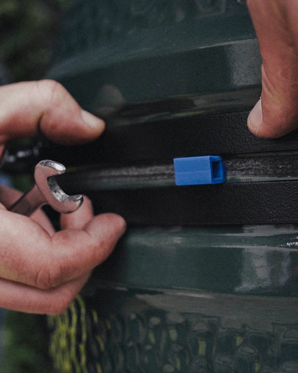 How to change a quadra-link band | Maintenance | Guides | Big Green Egg