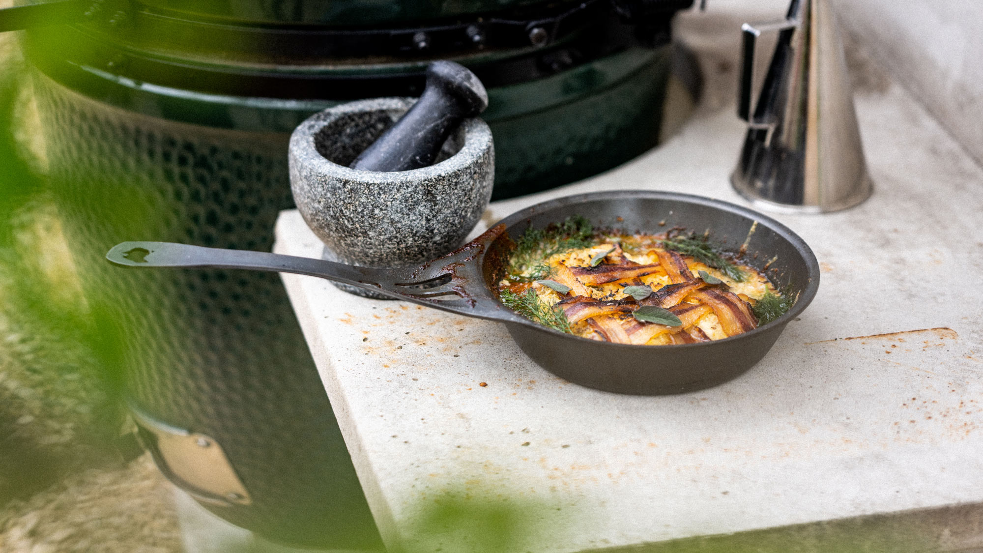 Solidteknics Iron Sauteuse Pan | Cookware | Accessories | Big Green Egg