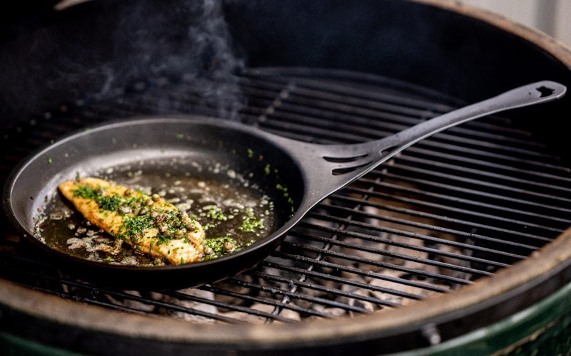 Solidteknics Iron Skillet | Cookware | Accessories | Big Green Egg
