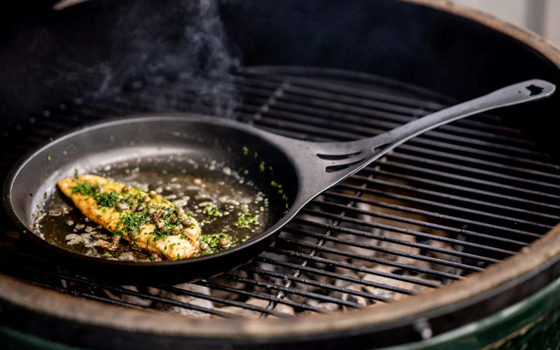 Solidteknics Iron Skillet | Cookware | Accessories | Big Green Egg