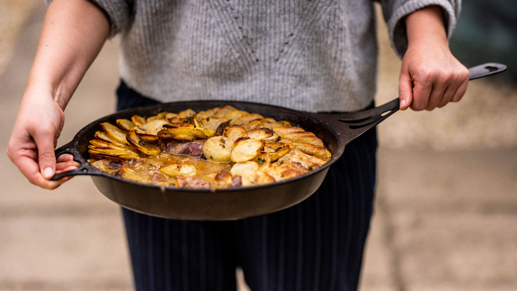 Solidteknics Iron Skillet | Cookware | Accessories | Big Green Egg