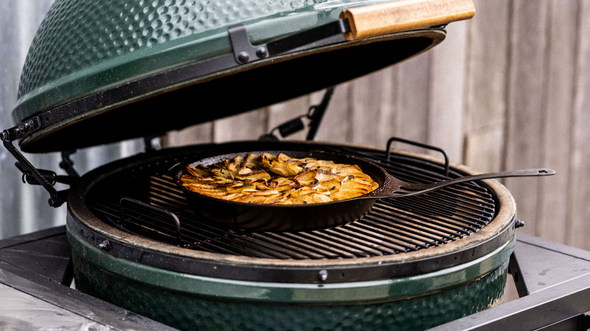 Solidteknics Iron Skillet | Cookware | Accessories | Big Green Egg