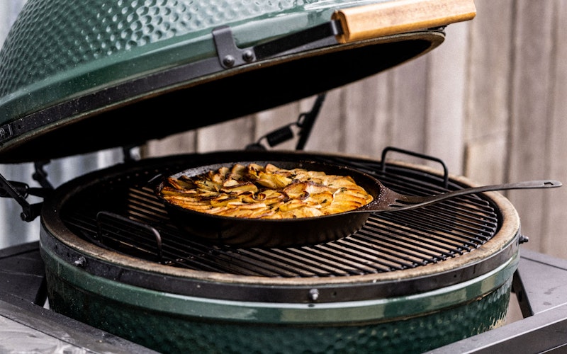 Solidteknics Iron Skillet | Cookware | Accessories | Big Green Egg