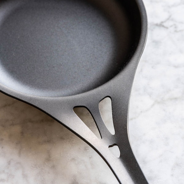 Solidteknics Iron Skillet | Cookware | Accessories | Big Green Egg