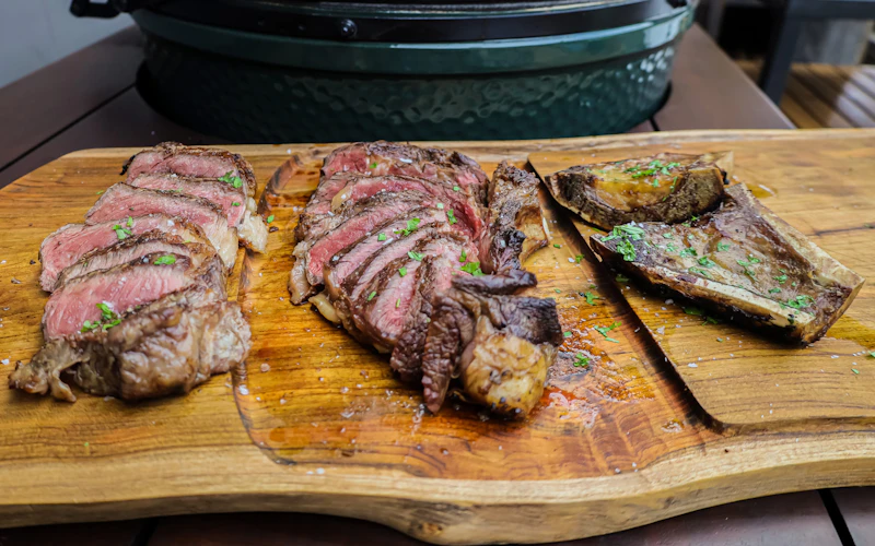 Big Green Egg Discovery Box | HG Walter | Sirloin Steak | Rib Eye on the bone | Bone Marrow | Big Green Egg
