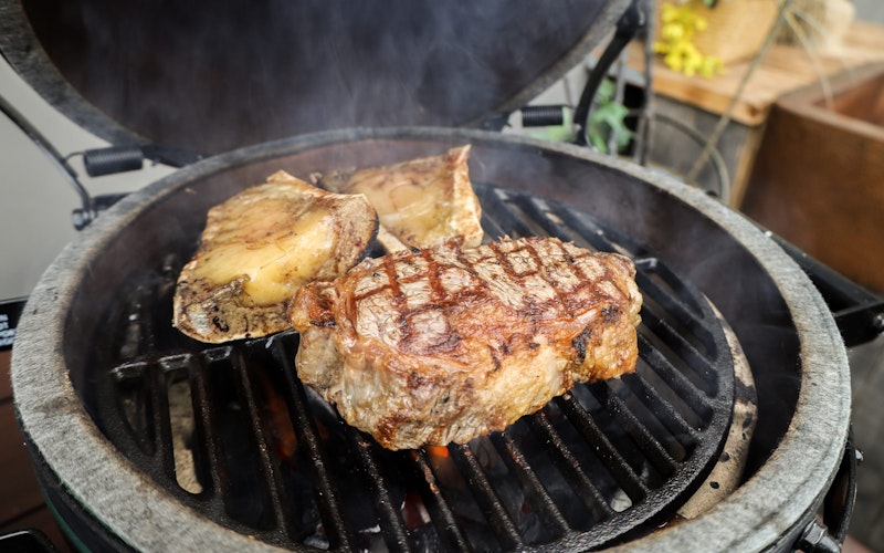 Big Green Egg Discovery Box | HG Walter | Sirloin steak with bone marrow | Big Green Egg