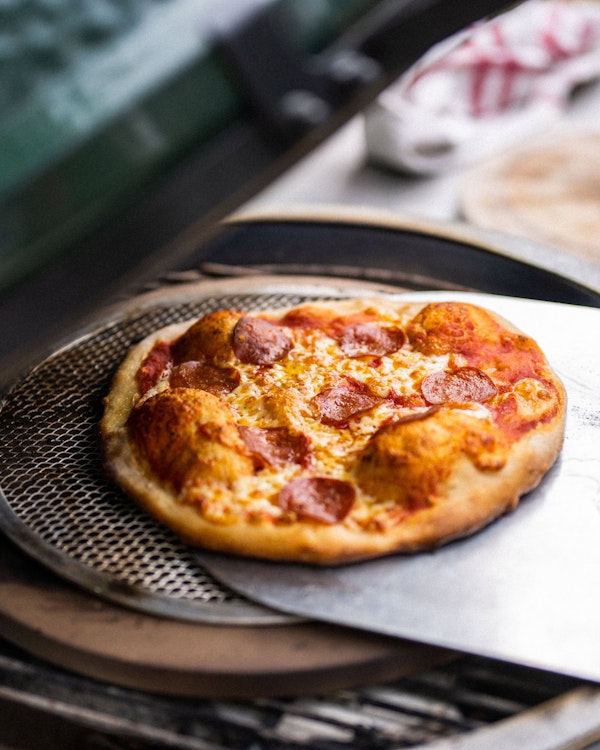 The New Yorker Pizza box | Pizza | Experiences | Big Green Egg & Alfa Forni ovens