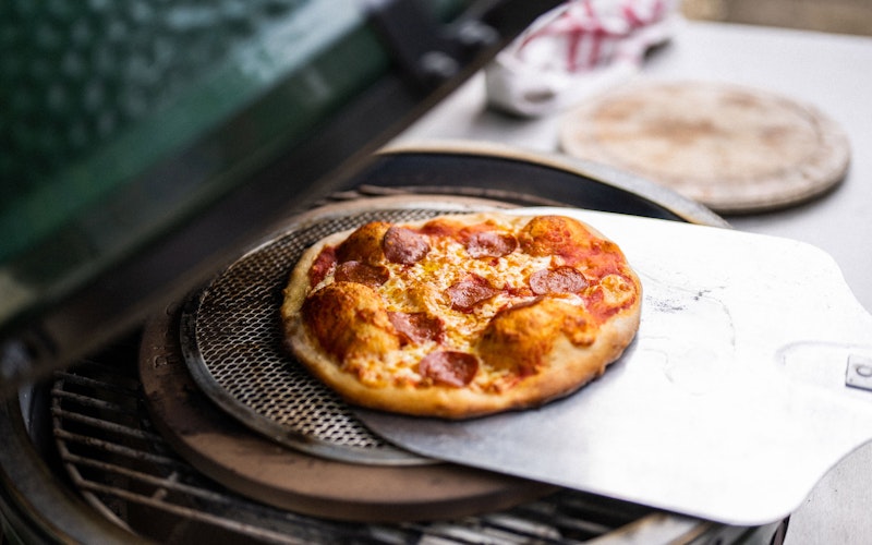 The New Yorker Pizza box | Pizza | Experiences | Big Green Egg & Alfa Forni ovens