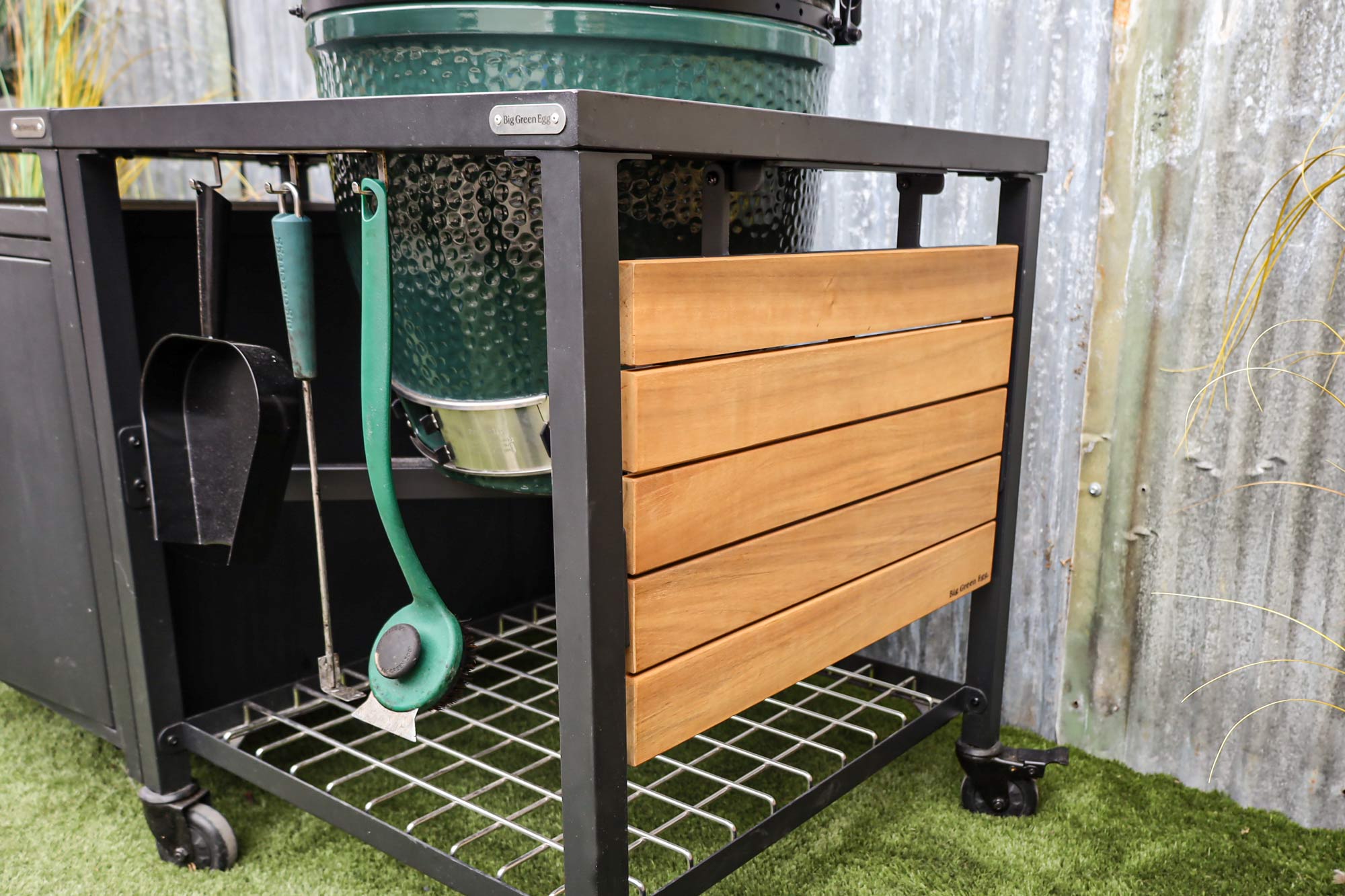 Acacia foldable shelf for modular nest | Accessories | Bases | Modular Nest System | Big Green Egg