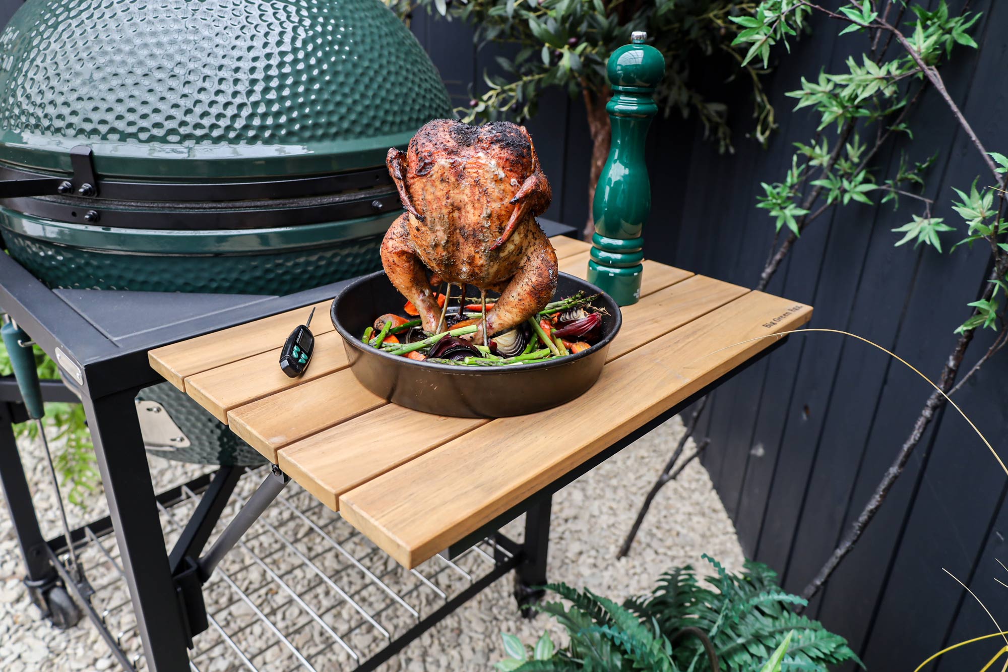 Acacia foldable shelf for modular nest | Accessories | Bases | Modular Nest System | Big Green Egg