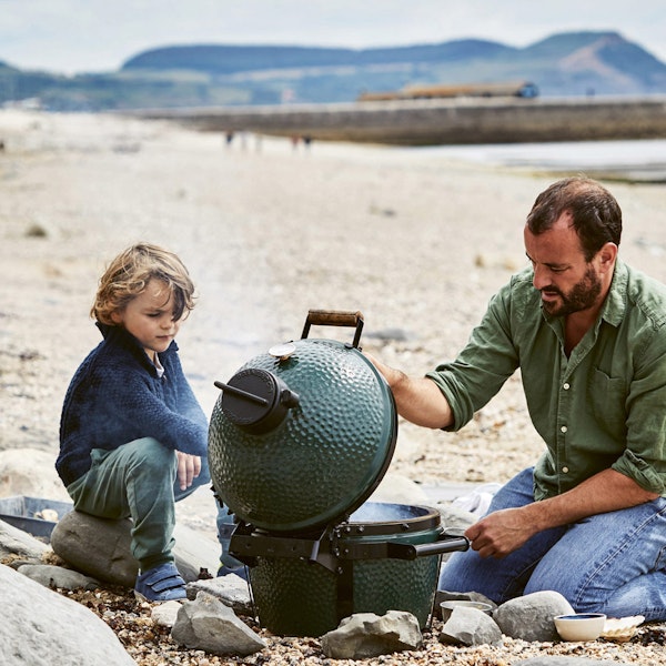 MiniMax Big Green Egg | Portable Charcoal Kamado Barbecue