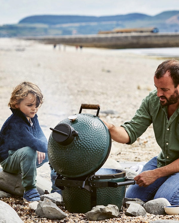 MiniMax Big Green Egg | Portable Charcoal Kamado Barbecue
