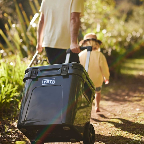 Yeti Roadie Cool Boxes | Roadie 60 Charcoal | Big Green Egg | Travel