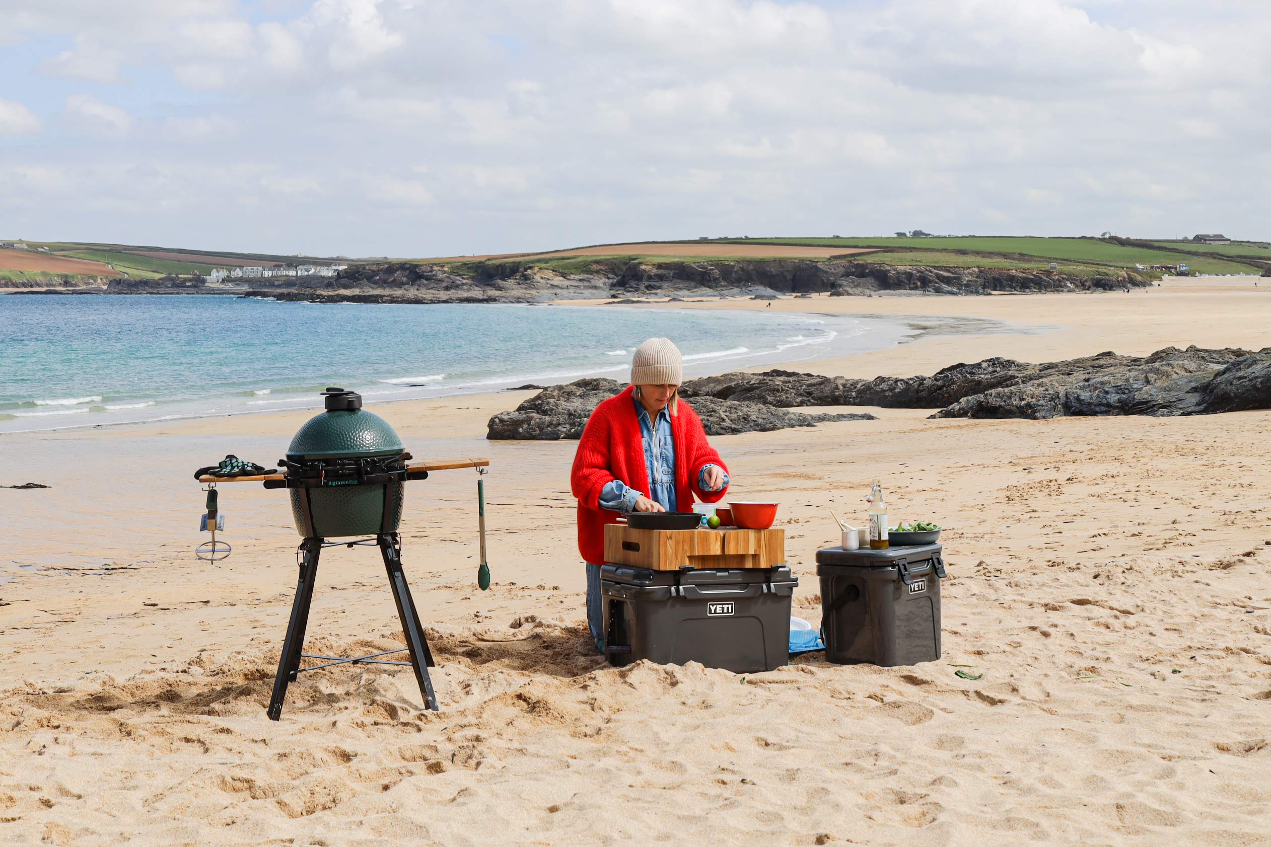 MiniMax Big Green Egg | Portable Charcoal Kamado Barbecue | Free Apron | Christmas