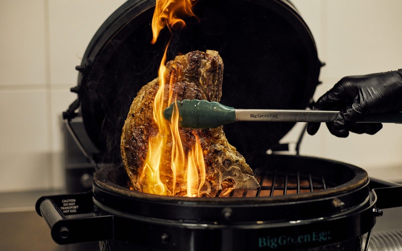 A roasted, reverse seared sharing steak, served with creamy bone marrow butter | Wing Rib Steak | Grilling | Big Green Egg
