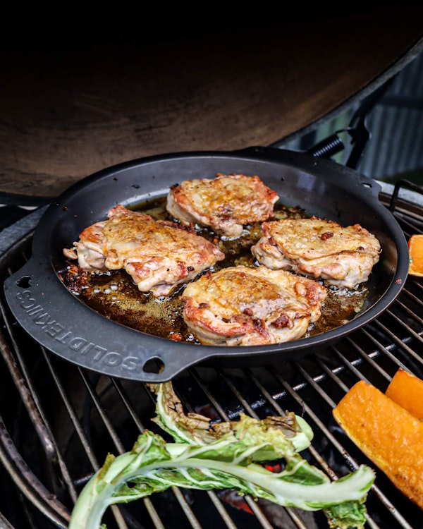 Solidteknics Iron Oven to Table Pan | Cookware | Accessories | Big Green Egg