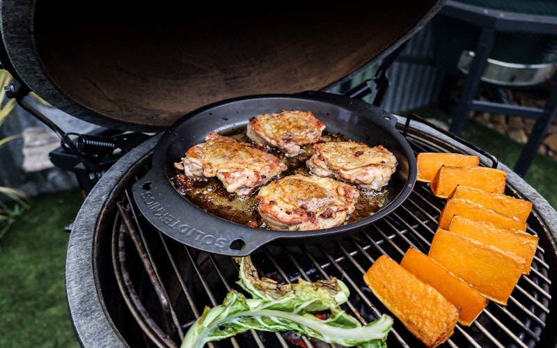 Solidteknics Iron Oven to Table Pan | Cookware | Accessories | Big Green Egg