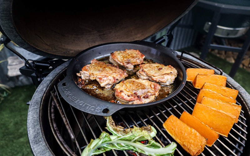 Solidteknics Iron Oven to Table Pan | Cookware | Accessories | Big Green Egg
