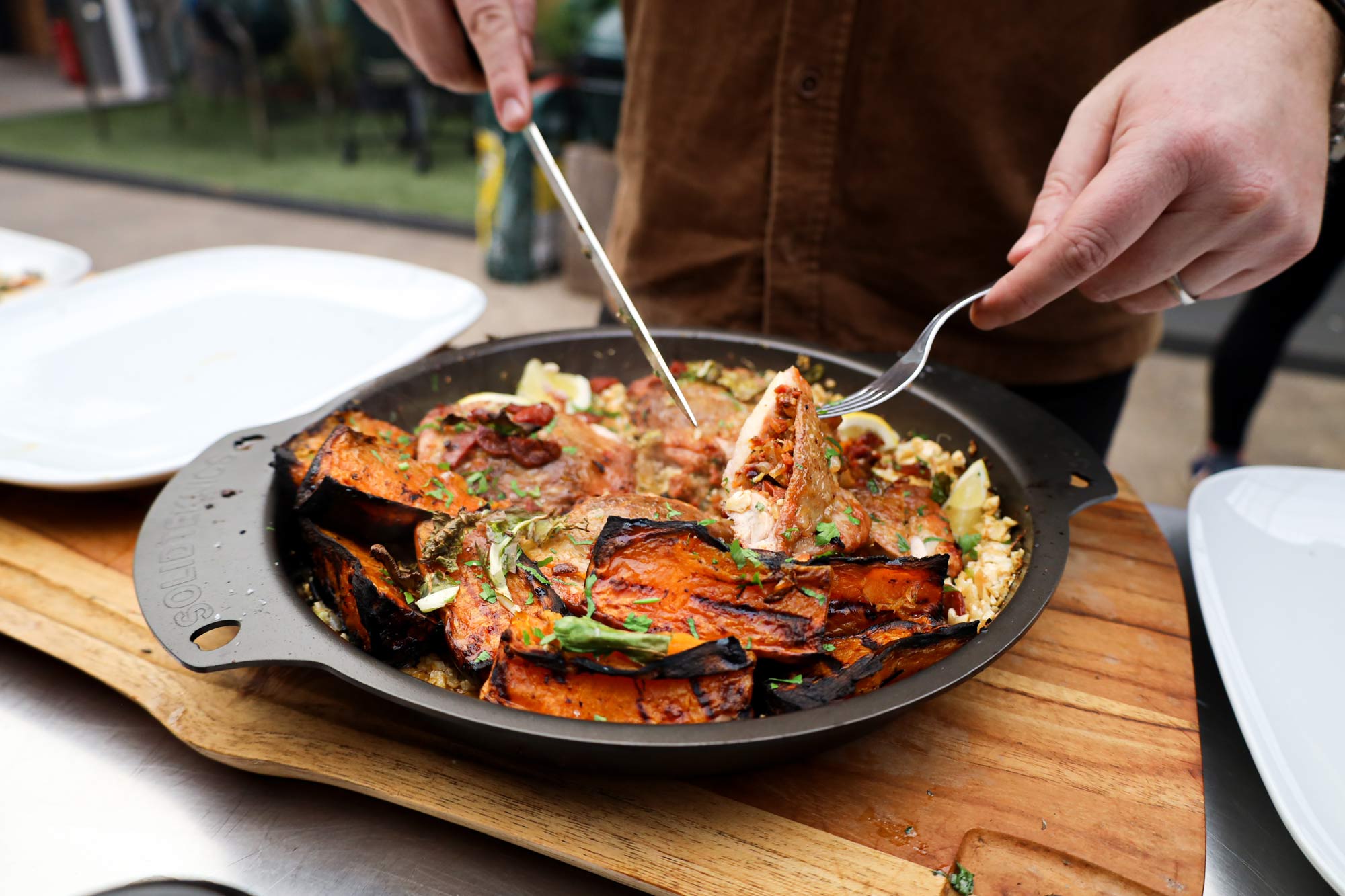 Solidteknics Iron Oven to Table Pan | Cookware | Accessories | Big Green Egg