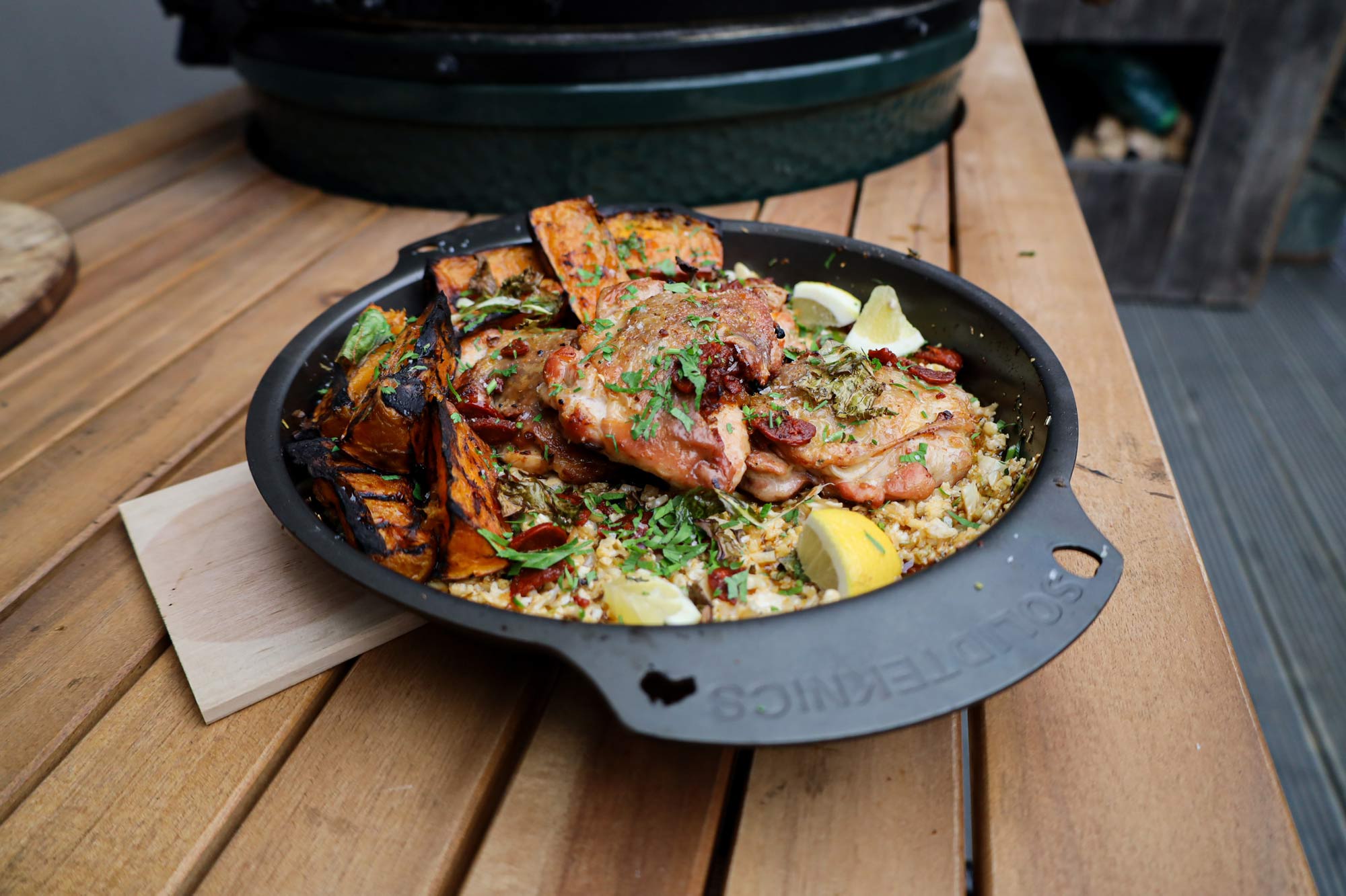 Solidteknics Iron Oven to Table Pan | Cookware | Accessories | Big Green Egg