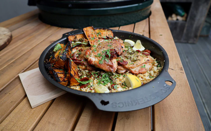 Solidteknics Iron Oven to Table Pan | Cookware | Accessories | Big Green Egg