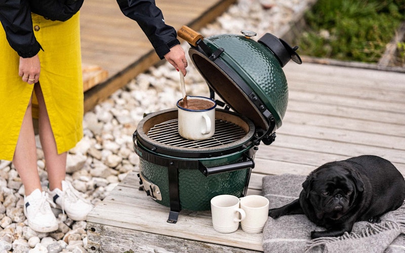 MiniMax Big Green Egg | Portable Charcoal Kamado Barbecue