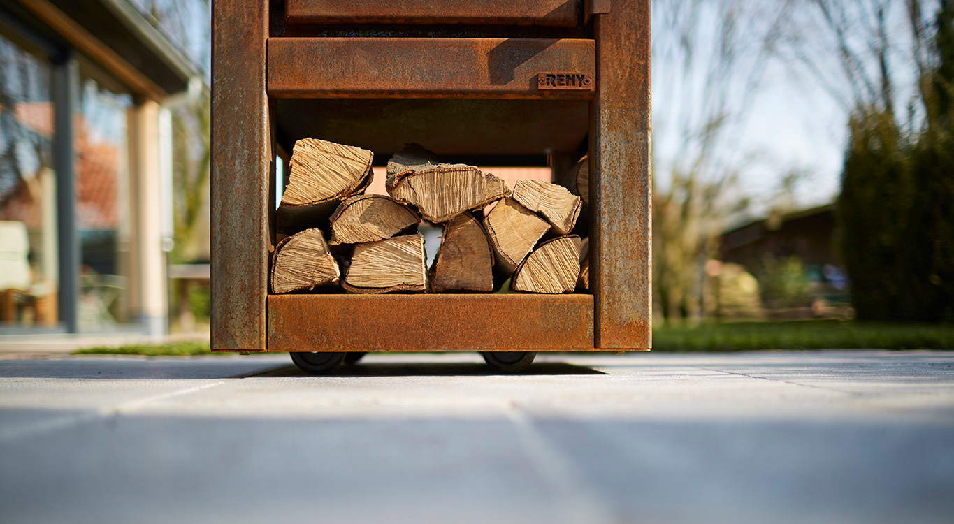 RB73 QUARUBA OUTDOOR FIREPLACE | Outdoor Heating | Big Green Egg