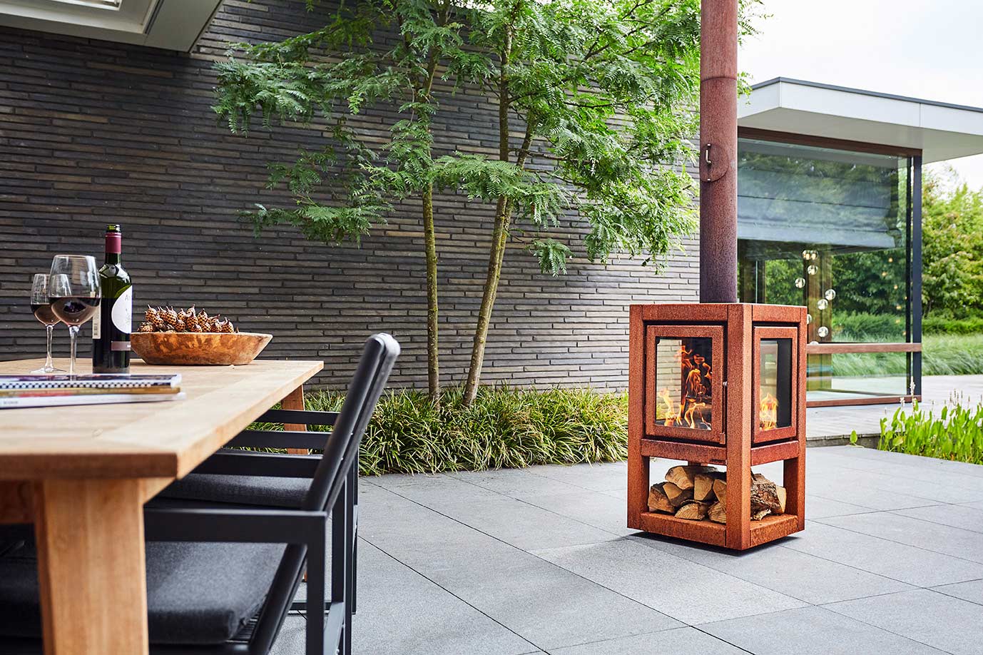 RB73 QUARUBA OUTDOOR FIREPLACE | Outdoor Heating | Big Green Egg