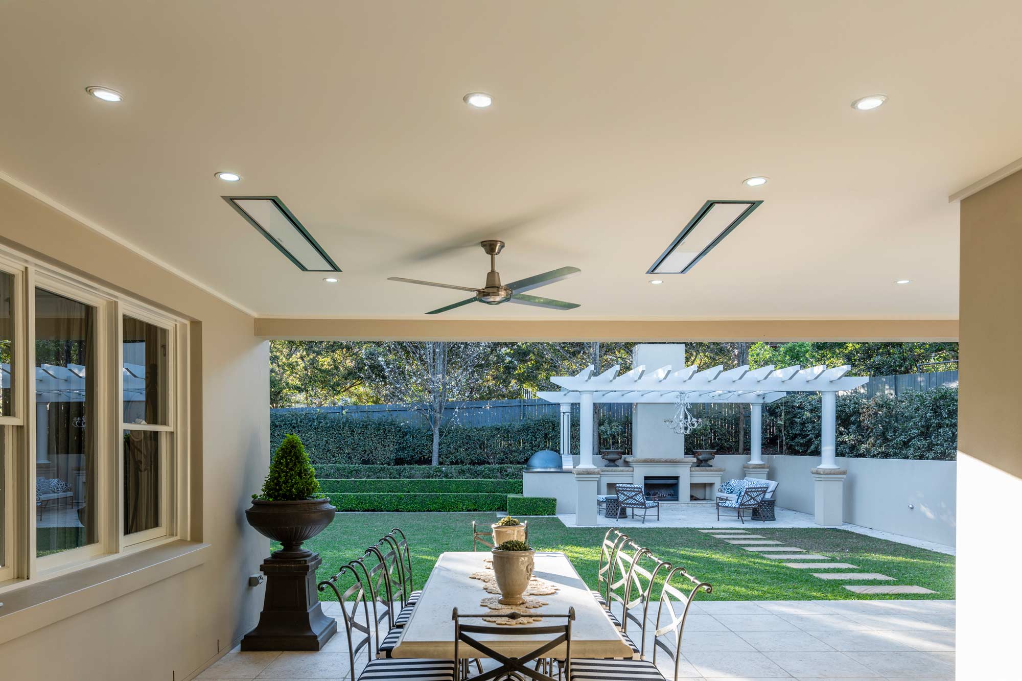 Bromic Platinum Electric Heaters | Outdoor heating & living | Big Green Egg