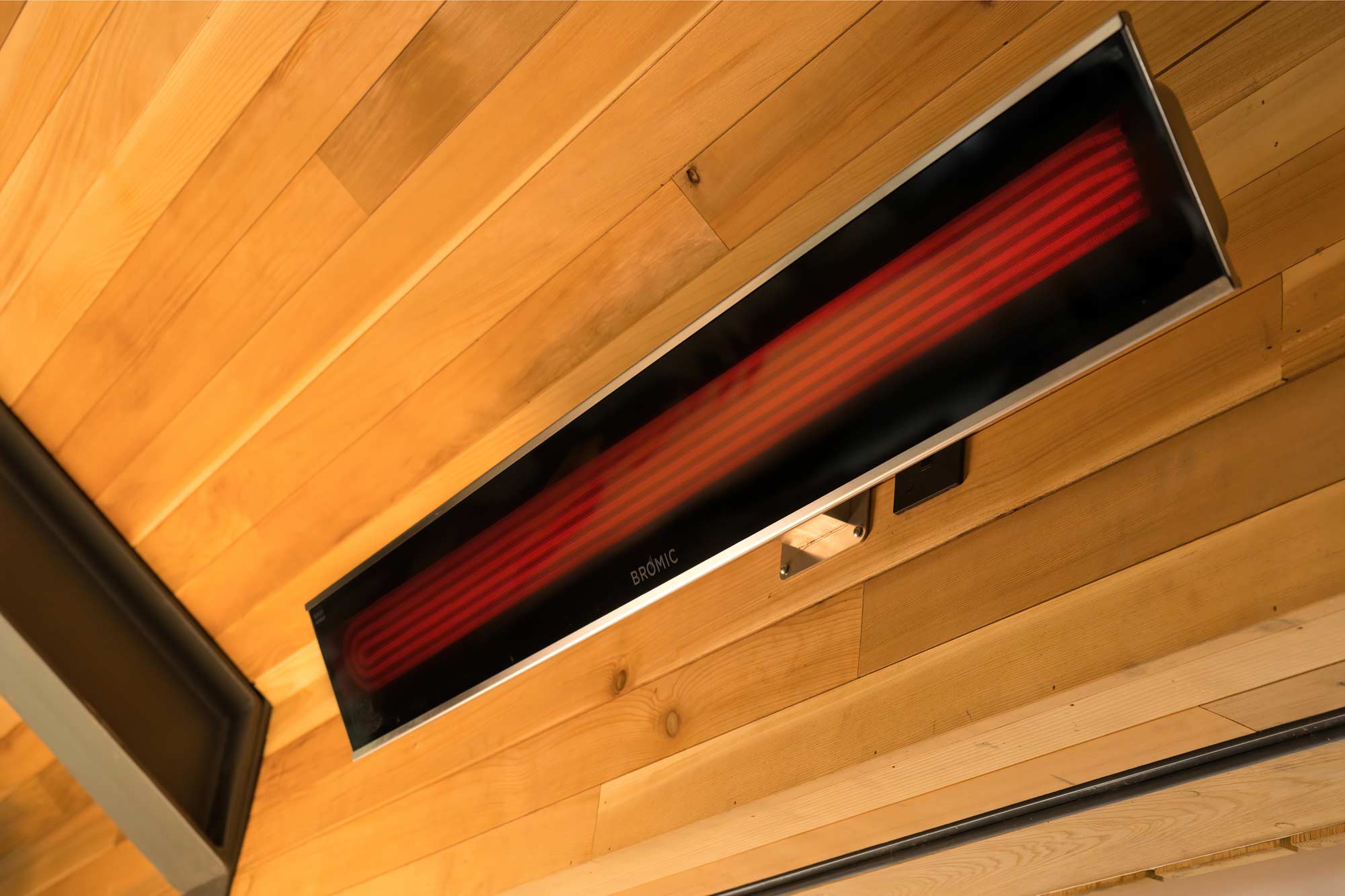 Bromic Platinum Electric Heaters | Outdoor heating & living | Big Green Egg