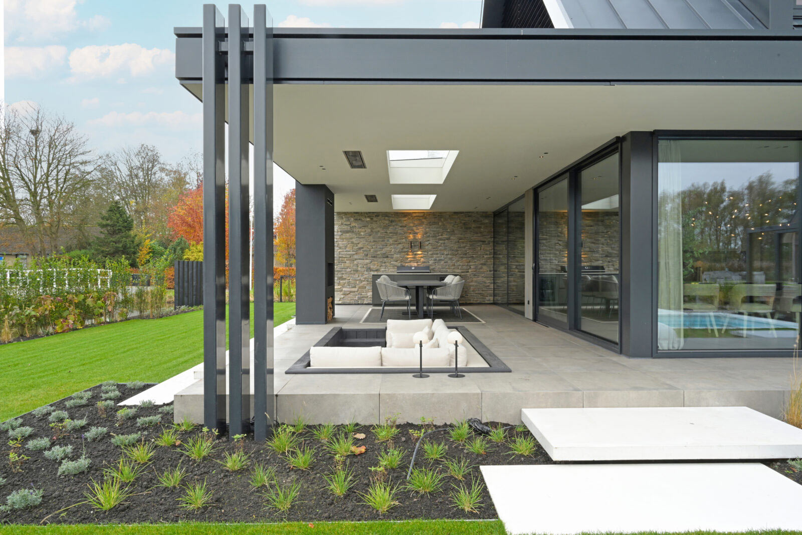 Bromic Platinum Electric Heaters | Outdoor heating & living | Big Green Egg