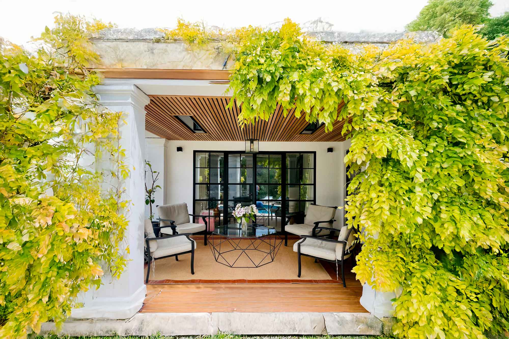 Bromic Platinum Electric Heaters | Outdoor heating & living | Big Green Egg