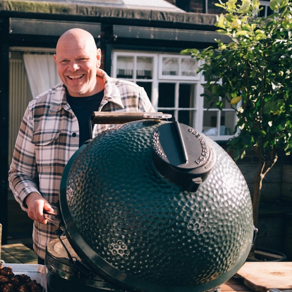 Image: https://cdn-image.biggreenegg.co.uk/1745483378-dscf3162-3.jpg?q=80&auto=format&dpr=1&w=600&h=600&fit=crop Tom Kerridge The BBQ Book Competition The Club