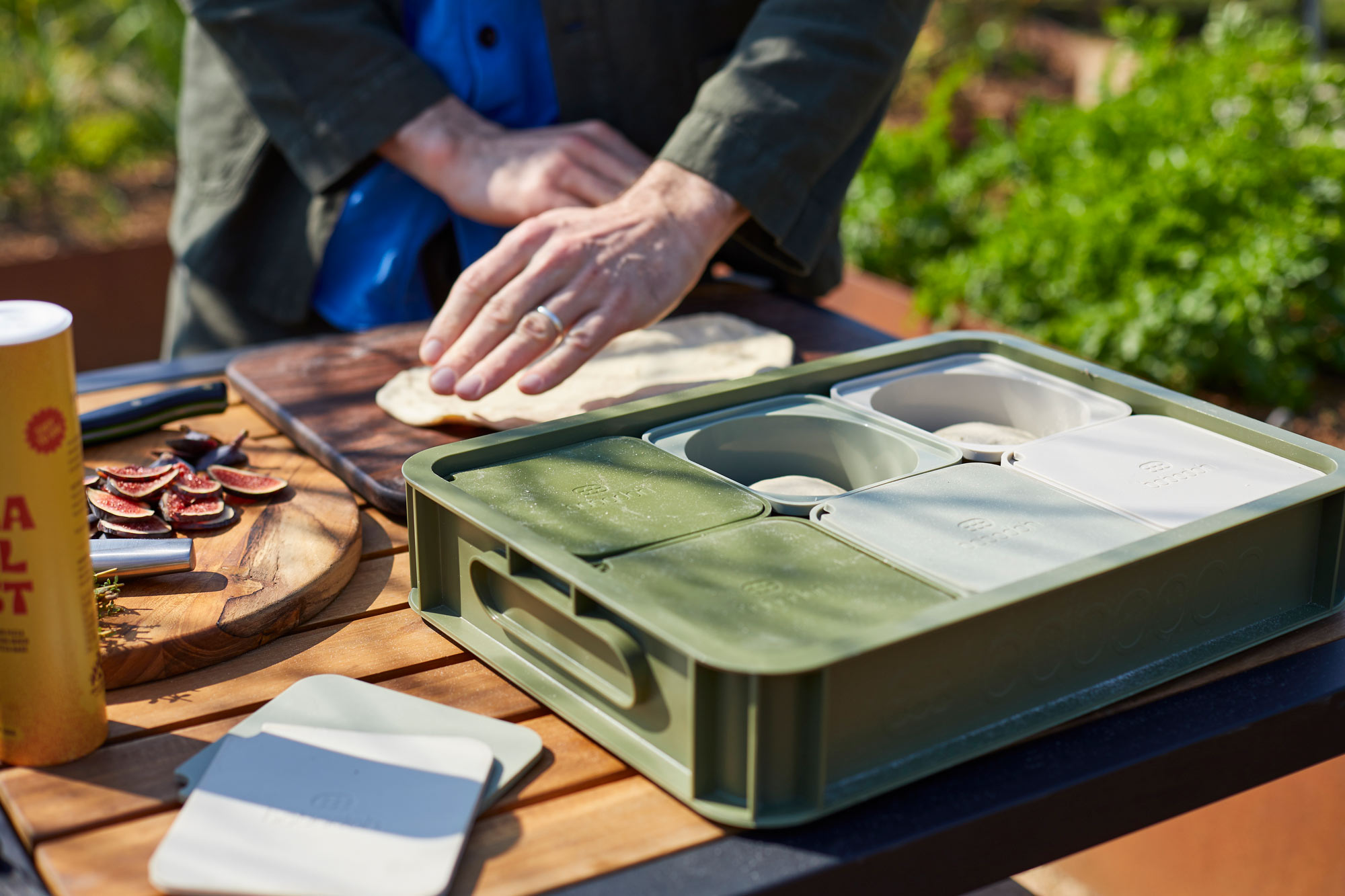 BABADOH DOUGH PROOFING TRAY WITH WALNUT BOARD | Bubadoh proofing containers  | Pizza Accessories | Big Green Egg