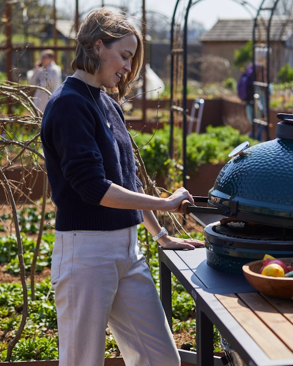 Spiced Chicken with Grilled Courgette, Mediterranean Salad and Tahini Sauce | Pollyanna Wilkinson | EGGspander System recipe | Chicken | Big Green Egg